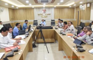 सेवा पखवाड़ा के तहत निर्धारित की गई गतिविधियो को समय पर पूर्ण करेः-कलेक्टर