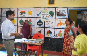 कलेक्टर ने किया आगनवाड़ी केन्द्र करौटी का औचक निरीक्षण