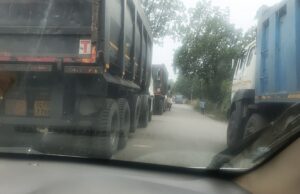 सिंगरौली: वैरासिटी ट्रांसपोर्टर के आगे बेबस प्रशासन! SDM के आदेश की सरेआम धज्जियां उड़ा रहा ‘वैरा सिटी’, ग्रामीणों की जान खतरे में