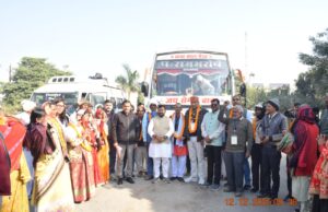 मुख्यमंत्री तीर्थ दर्शन योजना के तहत जिले के 250 श्रद्धालु भक्तिमय वातावरण में शोभनाथ, द्वारिका दर्शन के लिए हुये रवाना