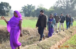 सीएसआर एवं डीएमएफ मद के माध्यम से विस्थापित महिलाओ को भी आजीविका समूह से जोड़कर बनाये आत्म निर्भरः-कलेक्टर
